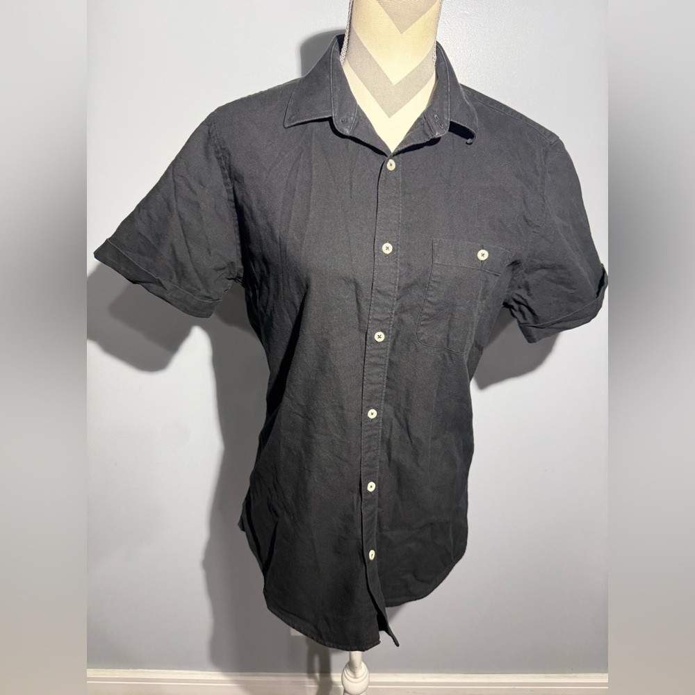 Zara Men's Black Button Down Shirt